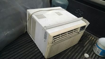 LG window AC unit 8000 BTU/h
