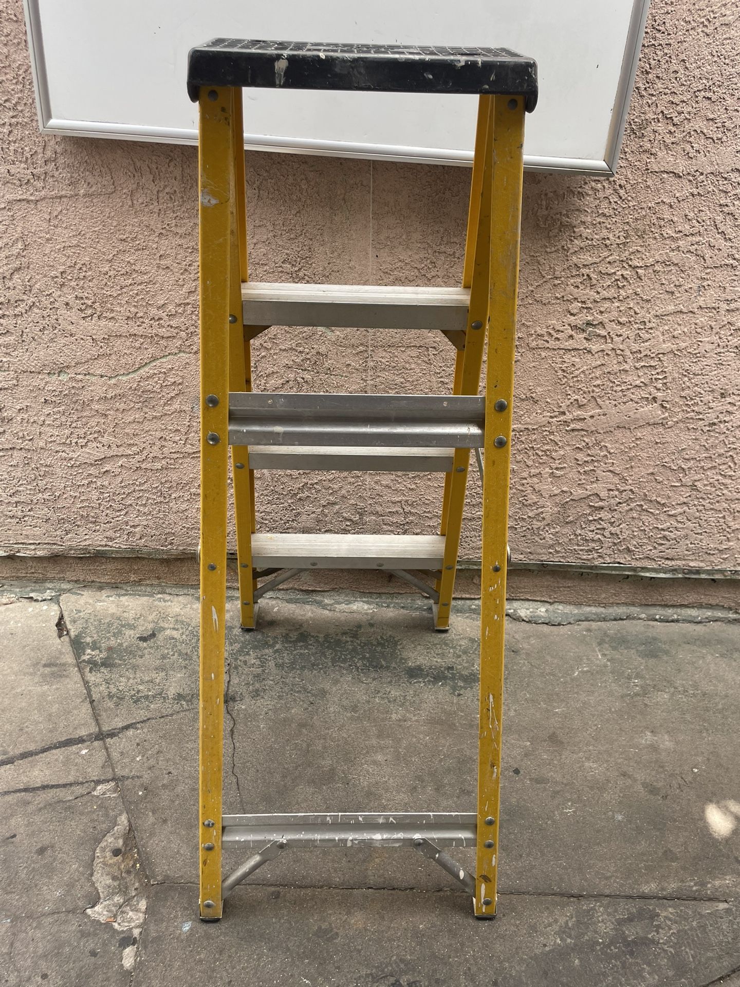 4’ Ladder Louisville