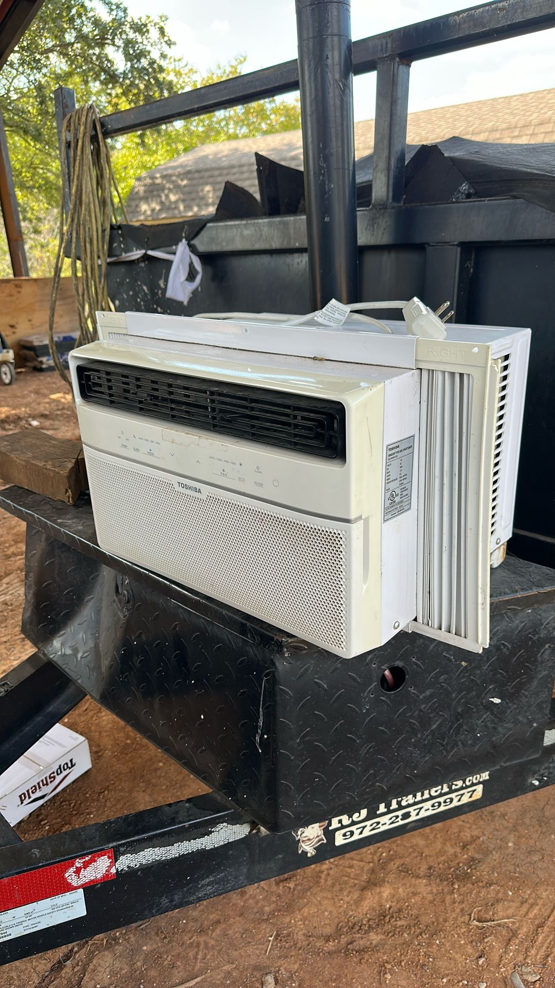 Toshiba Window Ac Unit Works Great 6000btu
