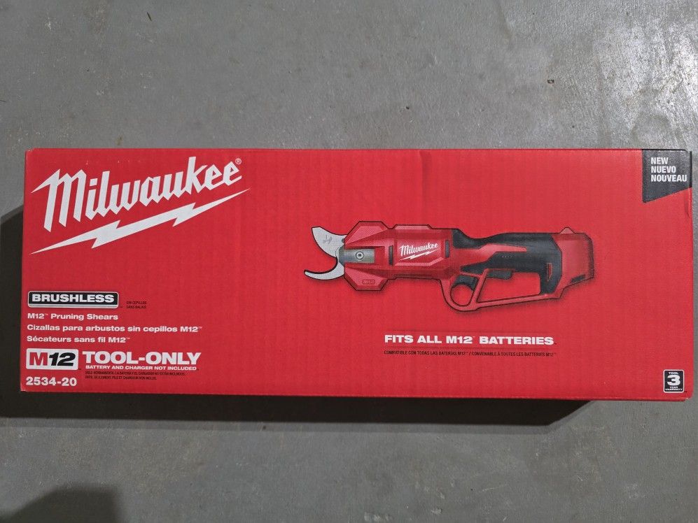 Milwaukee M12 Pruning Shears