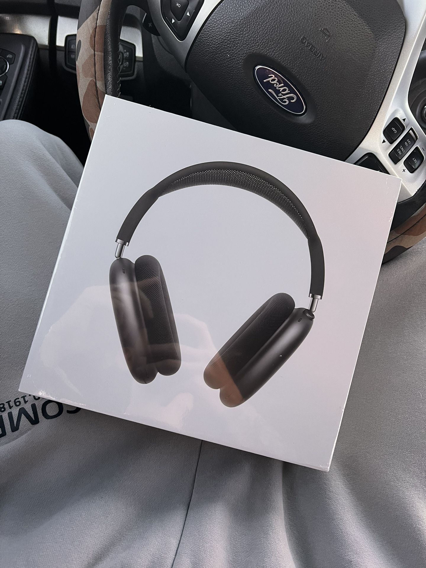 Airpods max’s brand new