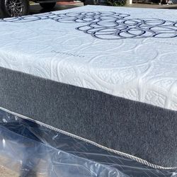Cal King Bamboo Cool Gel Memory Foam!!