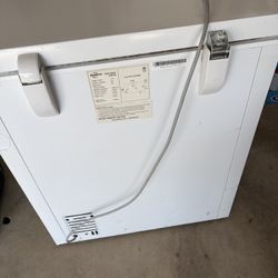 Koolatron Deep Freezer 100$ MUST PICK UP 