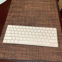 Apple Magic Keyboard 