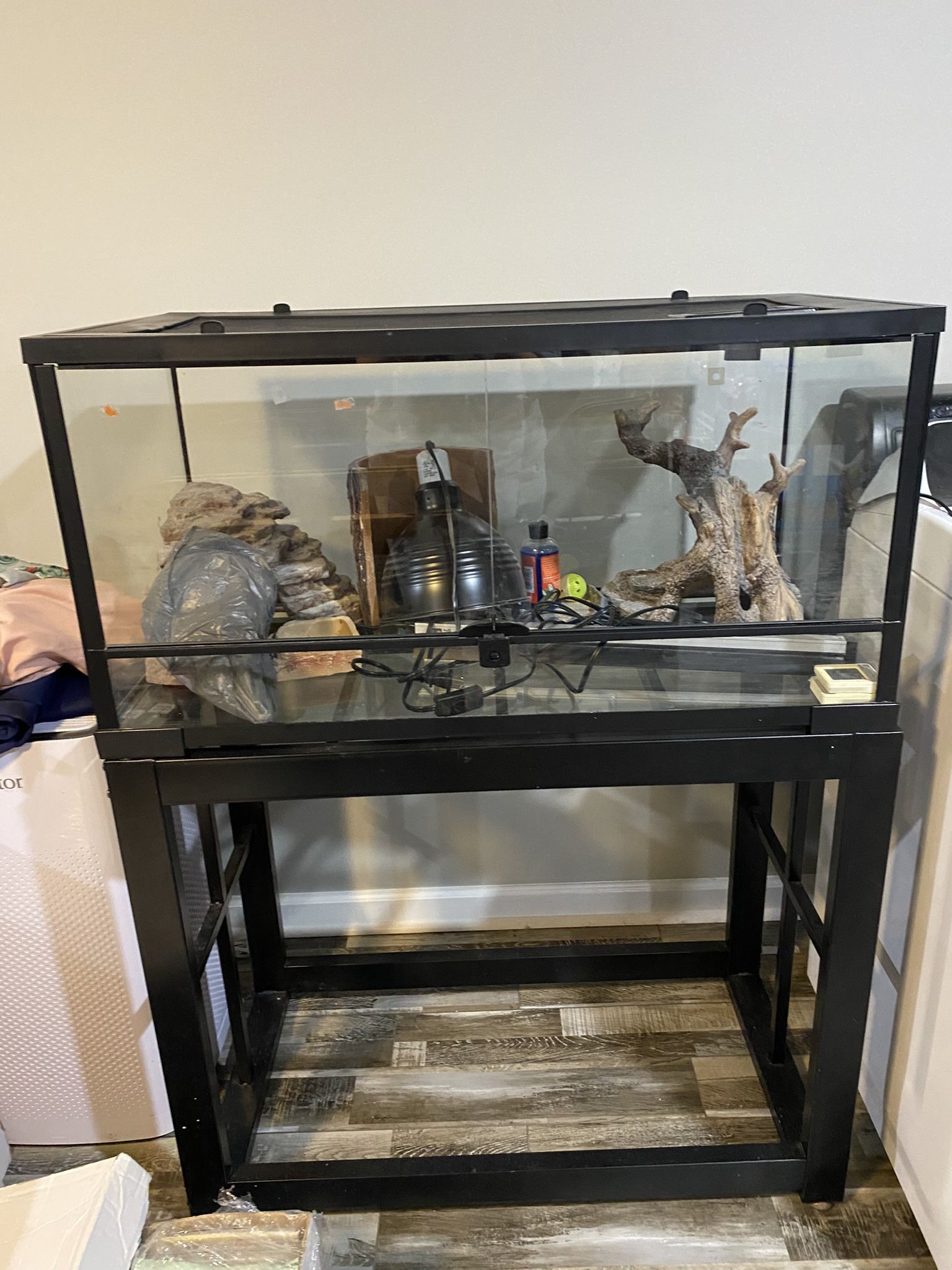 Reptile enclosure with stand and all accessories seen in the picture