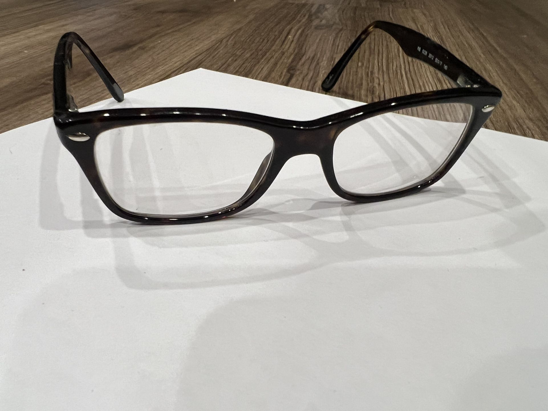 Ray Ban Eyes Sunglasses