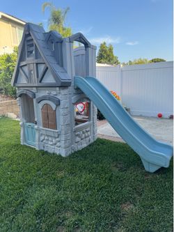 Enchanting Adventures 2-Story Playhouse & Slide (IN GREAT CONDITION)