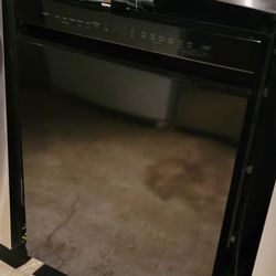 Black LG dishwasher 