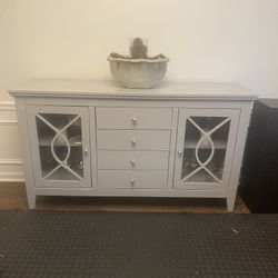 Side Broad  With Decor 