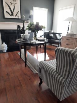 Round black table