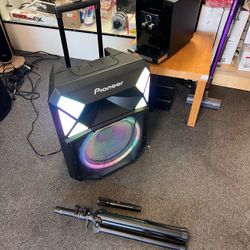 Pioneer Party Speaker - 700 w - PSX615