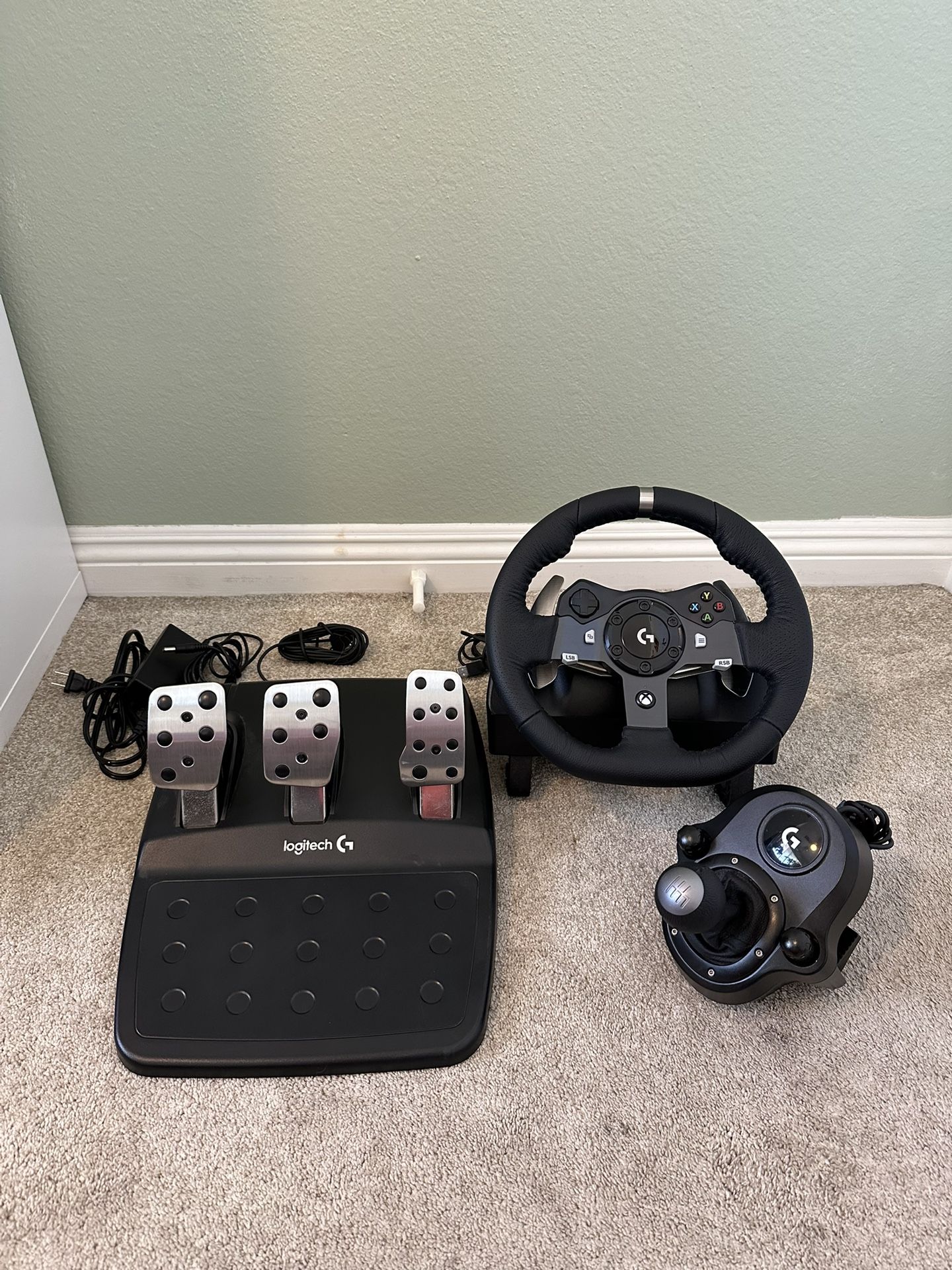 Logitech G920 Xbox/PC Sim Racing Wheel, Pedals, And Shifter