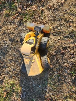 Construction Tough Heavy Duty Plastic Toy Caterpillar Loader