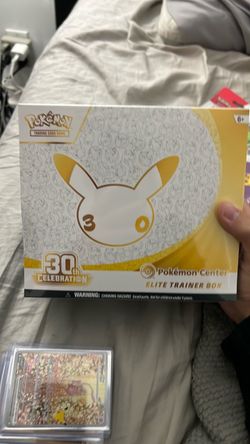 Pokemon center 30th anniversary etb