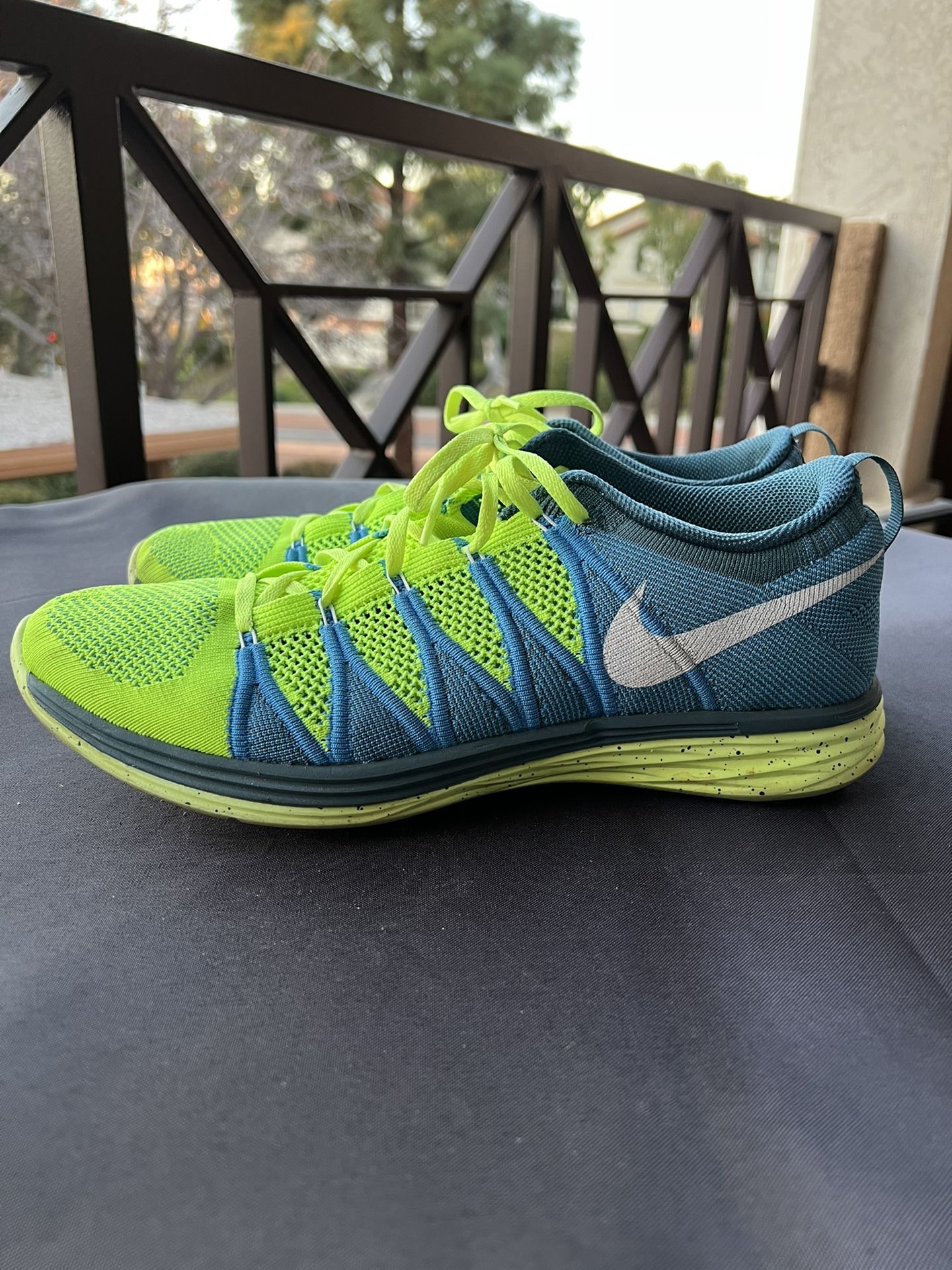 Nike Flyknit Lunar Size Shoes