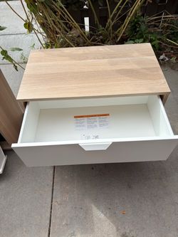 Modern Nightstand with Drawer