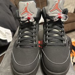 Nike Air Jordan 5 Metallic Size 9 