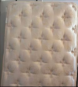 Brand new beautiful king koil twin size pillowtop mattress ( only used 1 time ).