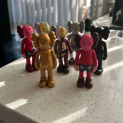Kaws Figures 