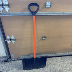 Bigfoot Plastic Snow Shovel – Lightweight – Wide Scoop