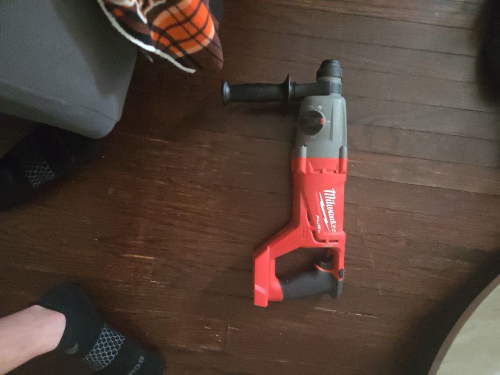 Milwaukee Rotary Hammer
