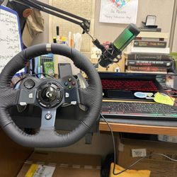 Logitech G920 Racing Wheel and Pedals Black