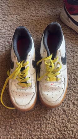 Boy shoes size 4Y