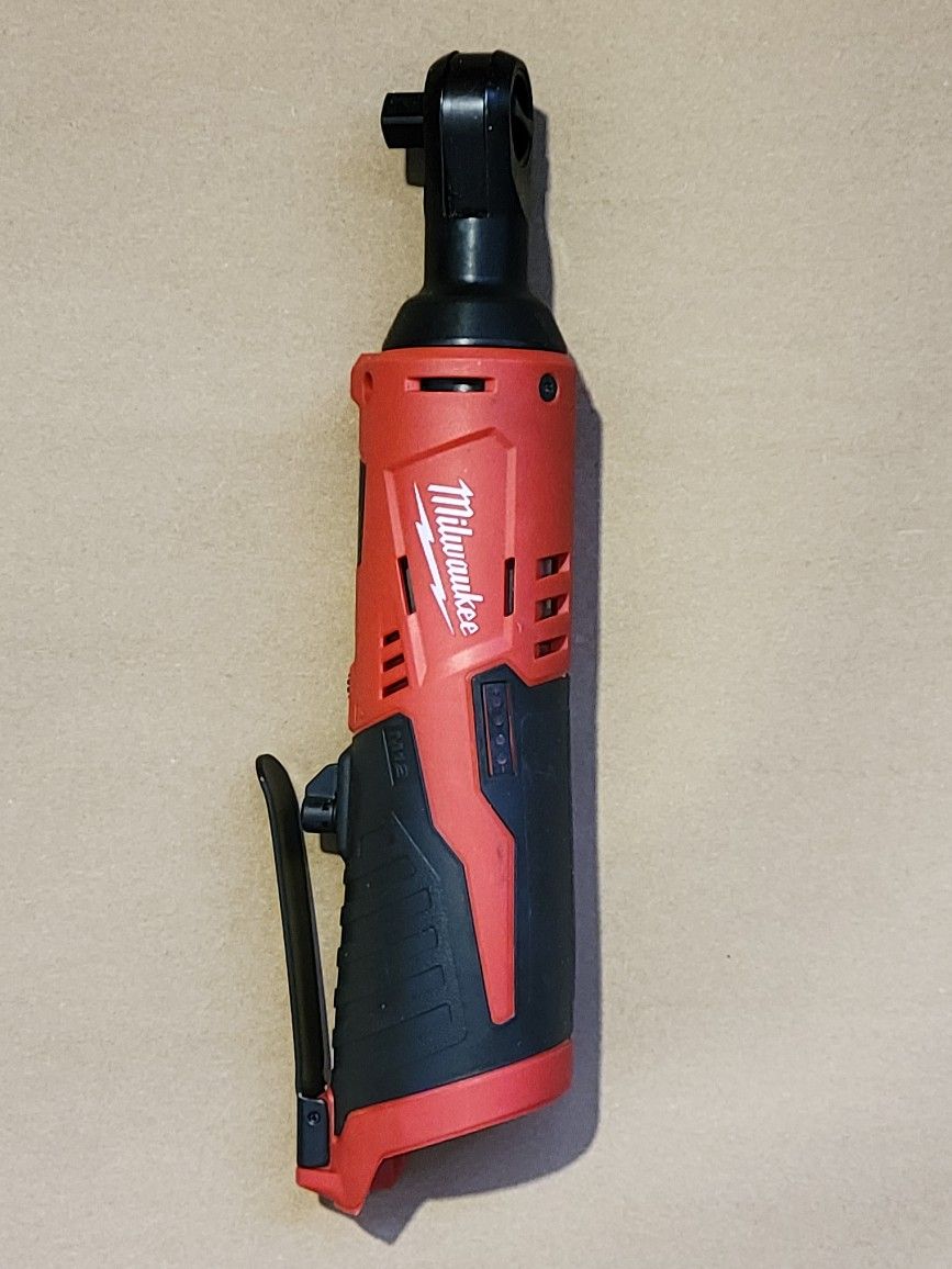 Milwaukee M12 12V Lithium-Ion Cordless 3/8 in. Ratchet