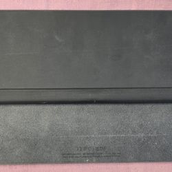 Apple A1636 Keyboard For iPads 