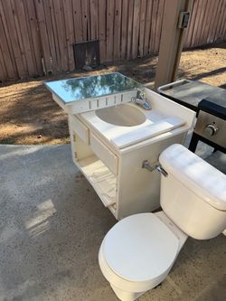 Vanity toilet medicine cabinet