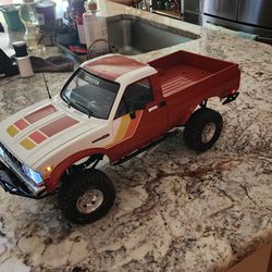 RC4WD 1982 Toyota pickup RC Crawler