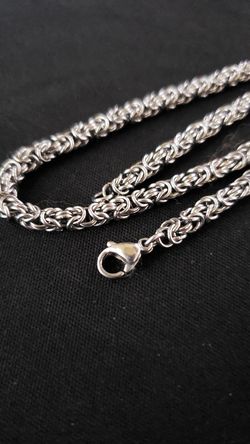 Chainmail necklace