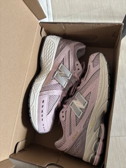 New Balance Pink