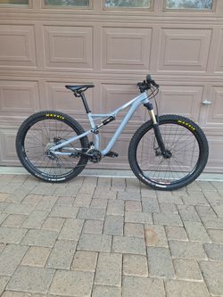 SPECIALIZED CAMBER 29 ER FULL SUSPENSION MOUNTAIN BIKE