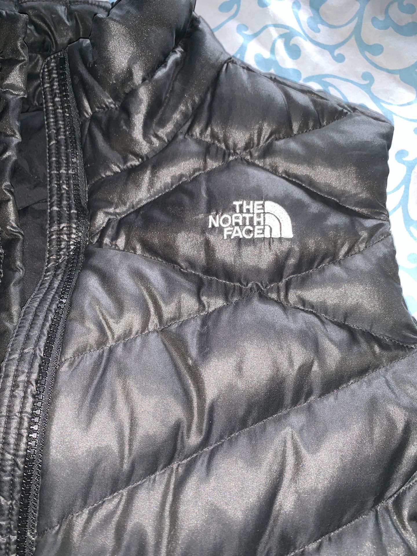 Gently used Authentic North Face vest size xl women