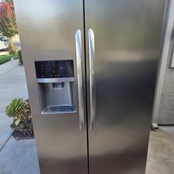 Frigidaire Gallery Stainless Refrigerator 
