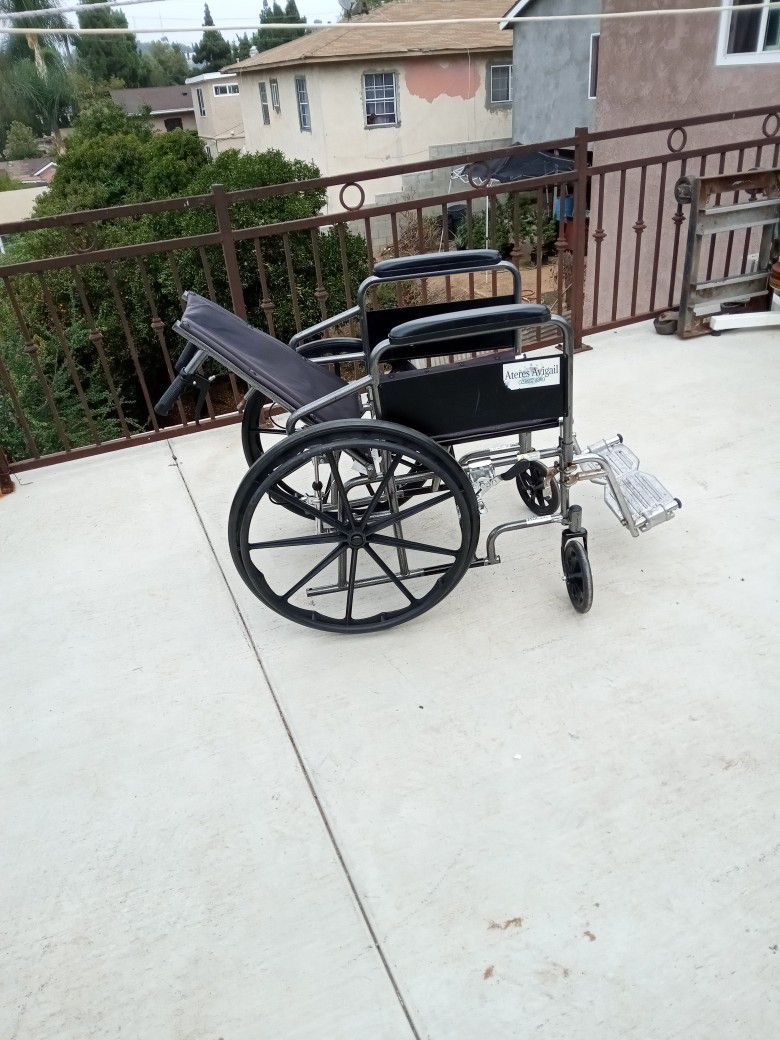 Silla De Ruedas Wheelchair En El Este De Los Ángeles
