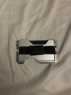 Money clip wallet/ glass breaker