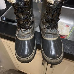 Men’s Sorel Snow Boots, Great Condition Actually Made In Canada Size 12