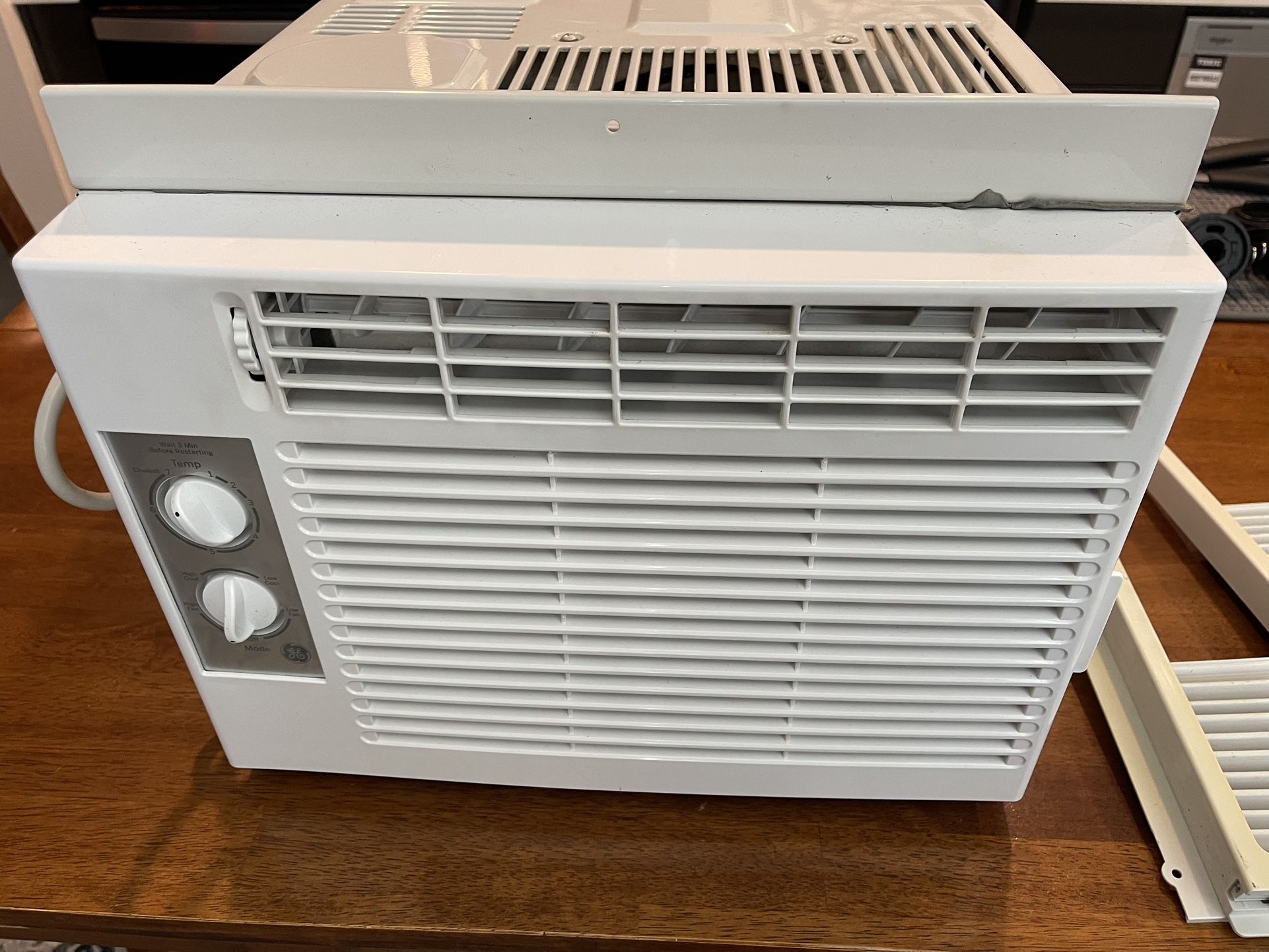 GE 5000 BTU Air Conditioner