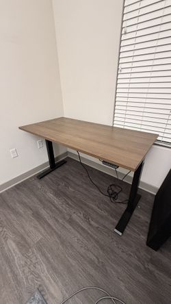 Motorized Desk (55in x 28in)