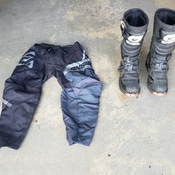 Motocross dirtbike  steel toe boots size 6 and youth shell pant youth size 26