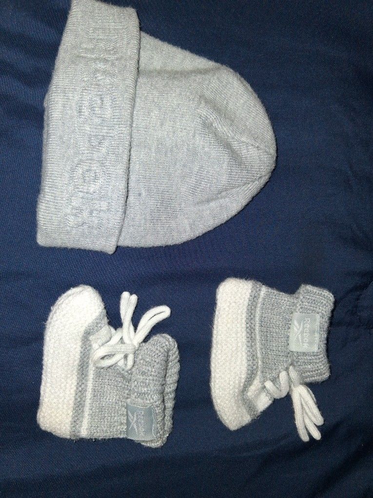 Reebok Hat & Booties