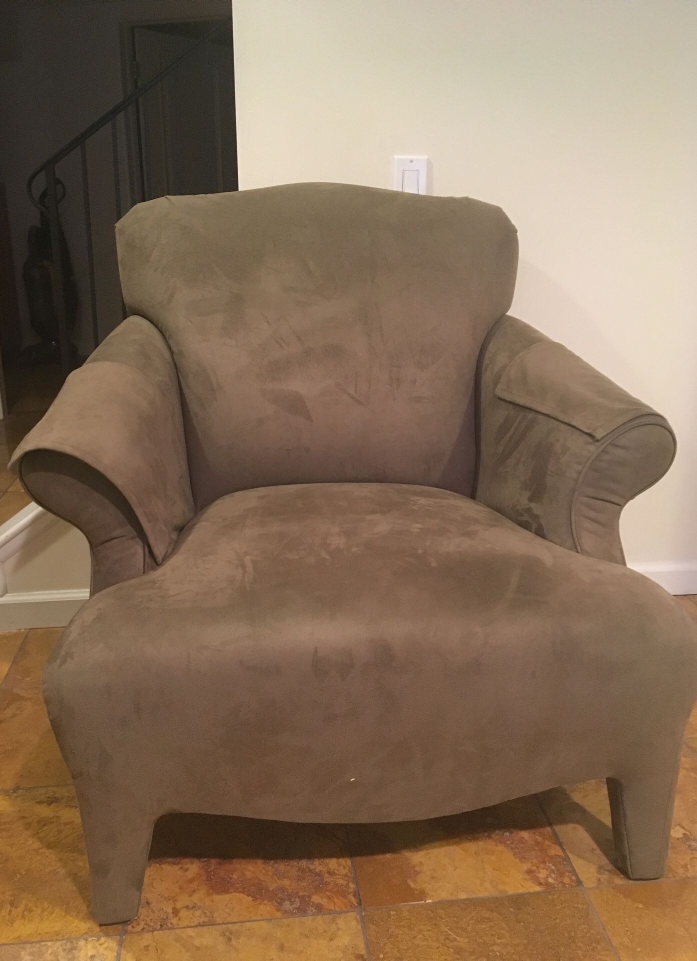 Easy chair-Very good condition and comfortable