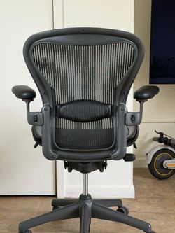 Herman Miller Size B Aeron Office Gaming Chair