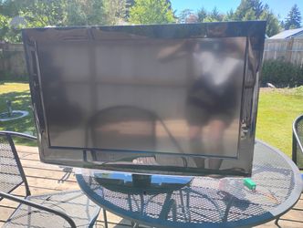 32" LG Flat Screen TV
