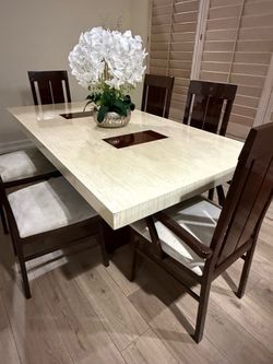 Dining Room Table & chairs