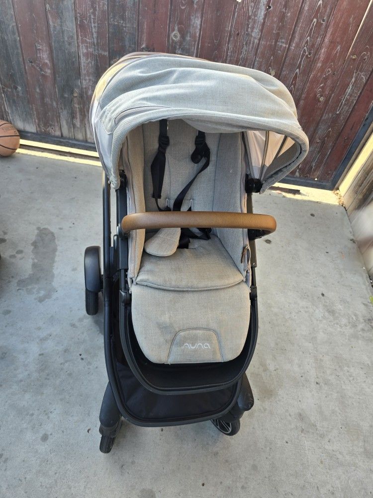 Nuna Demi Grow Stroller