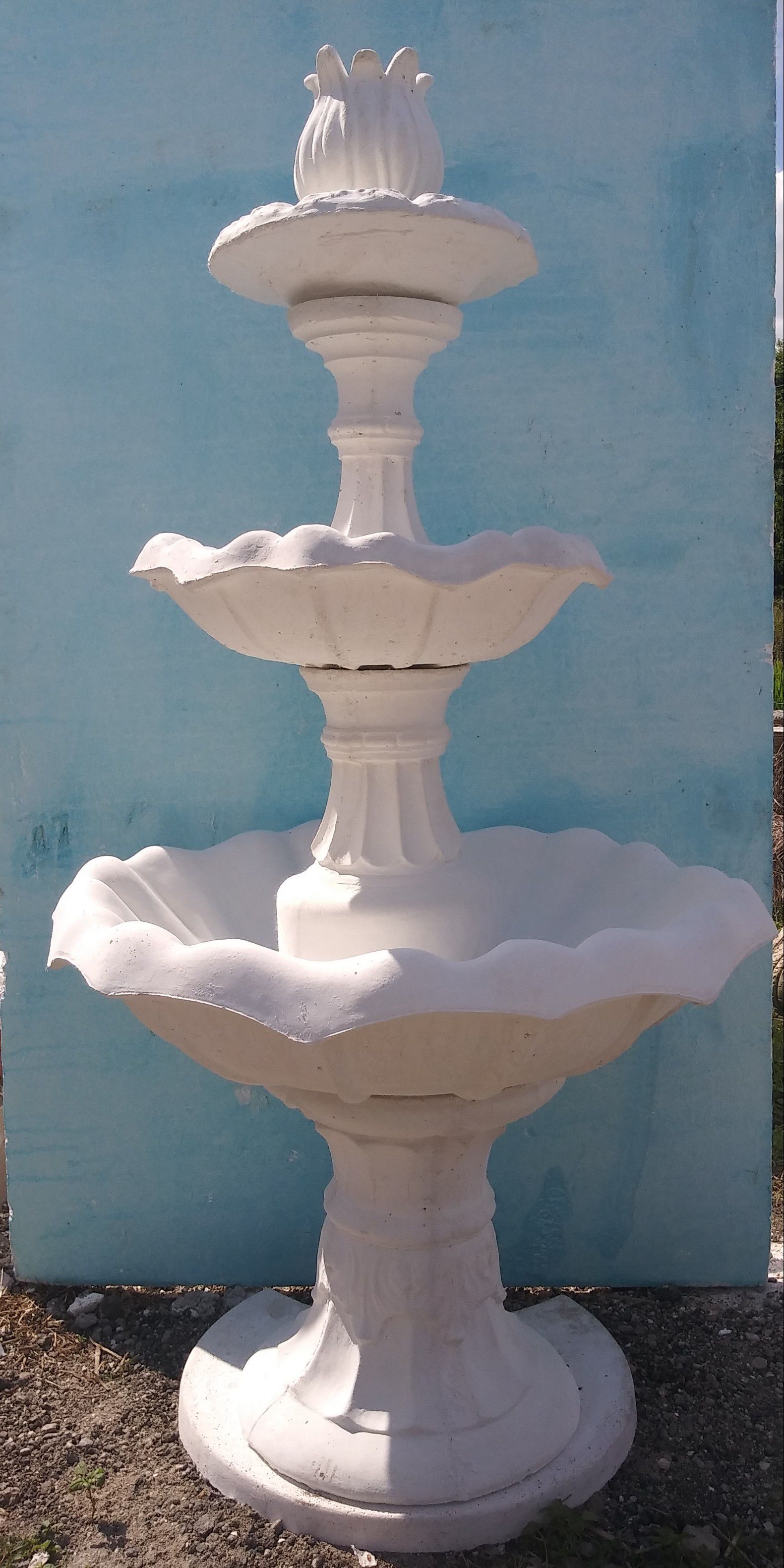 3 Tiers Water fountain.