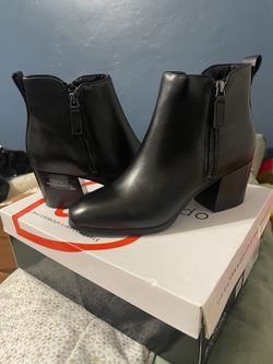 Women Size 9.5 Waterproof Boots